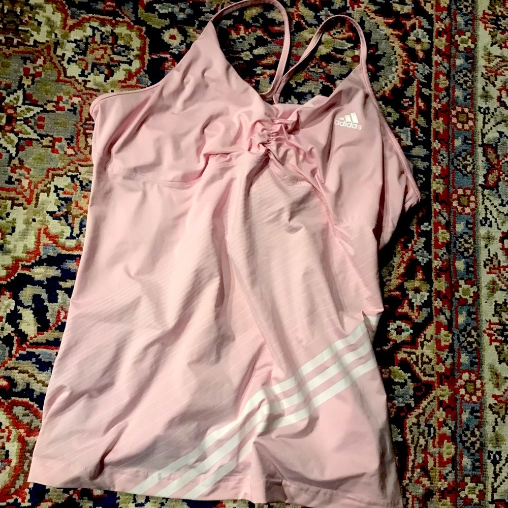 Adidas workout top with built in bra size xl